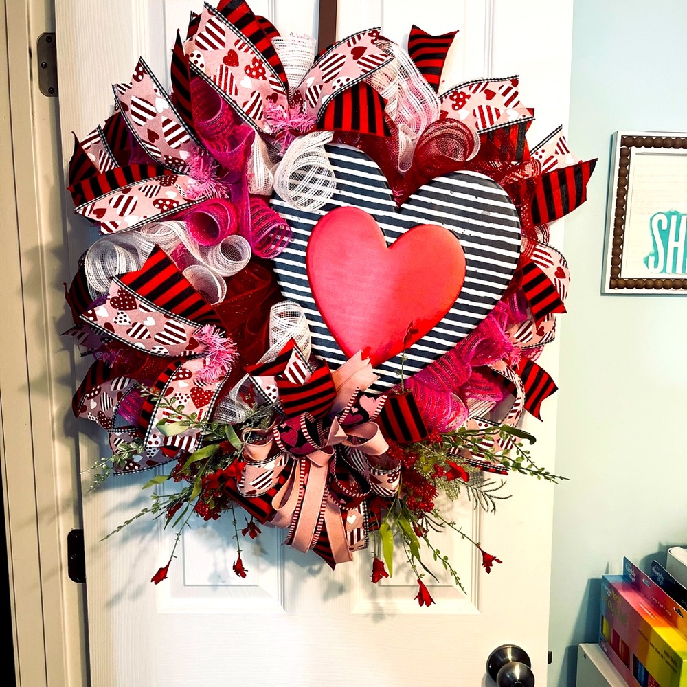 Door wreath, Valentine’s Day wreath, door hanger
